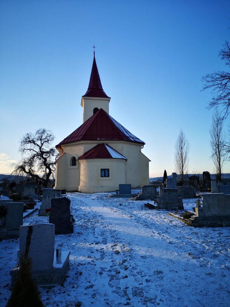 Erbenovů kostelíček, znáte ze Svatební košile?